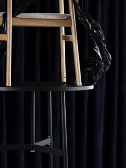 Normann Copenhagen Herit Oak Stoel Spectrum Leer Dusty Green -Flos Winkel x886x886 herit oak stoel27.jpg.pagespeed.ic .lsB62AvOlB