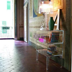 Kartell Big Ghost Buster Kast Fumé -Flos Winkel x886x886 kar bourgie tafellamp sfeer 2 600x600 2.jpg.pagespeed.ic .77ojkehqn2