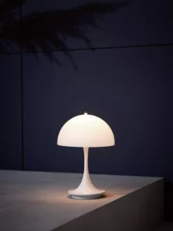 Louis Poulsen Panthella Portable Tafellamp LED Oplaadbaar V1 Opaal -Flos Winkel x886x886 louis poulsen panthella portable tafellamp led oplaadbaar4.jpg.pagespeed.ic .ETlV6NTRO