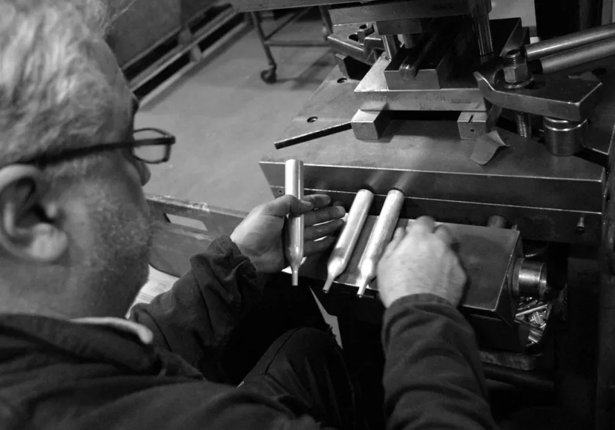 Lumina Flo Lounge Vloerlamp LED 2700K Geborsteld Nikkel 8 Lumina Flo Lounge Vloerlamp LED 2700K Geborsteld Nikkel - Afbeelding 8