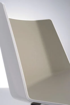 MDF Italia AÃ¯ku Sled Stoel Zonder Armleuning, Gelakt, Gloss White - Olive Green -Flos Winkel x886x886 mdf italia a ku sled stoel zonder armleuning verchroomd3.jpg.pagespeed.ic .abOaS s2Y9