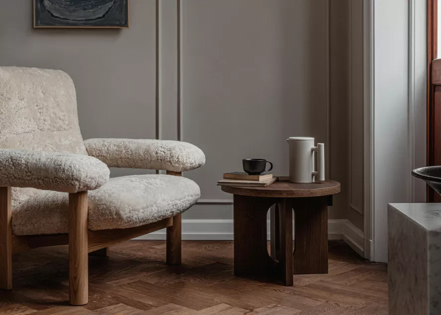 Audo Copenhagen Brasilia Fauteuil Naturel Eiken Sheepskin Naturel 11 Audo Copenhagen Brasilia Fauteuil Naturel Eiken Sheepskin Naturel - Afbeelding 11