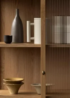 Audo Copenhagen Yana Koffiepot Dark -Flos Winkel x886x886 menu curiosity vitrinekast14.jpg.pagespeed.ic .sEItT4FgQk