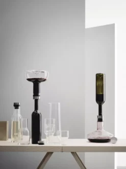Audo Copenhagen Wine Breather Decanteerkaraf Transparant/staal -Flos Winkel x886x886 menu wine breather karaf14.jpg.pagespeed.ic .cAPMX7OiRr