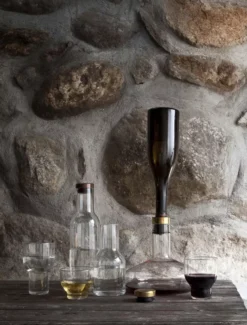 Audo Copenhagen Wine Breather Decanteerkaraf Transparant/staal -Flos Winkel x886x886 menu wine breather karaf9.jpg.pagespeed.ic .9Y4aMllzYo