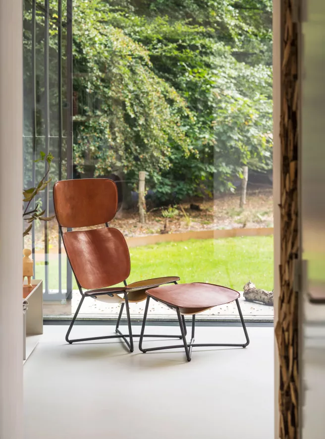 Functionals Miller Fauteuil Hoog Zwart Frame Naturel Leer 2 Functionals Miller Fauteuil Hoog Zwart Frame Naturel Leer - Afbeelding 2