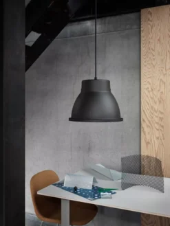 Muuto 70/70 Oak Tafel 170x85 Eiken/zwart -Flos Winkel x886x886 muuto fiber side tube gestoffeerde stoel5.jpg.pagespeed.ic . BQFNyuHZG 1