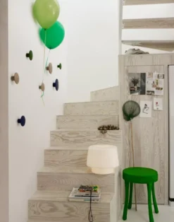 Muuto The Dots Haak 13cm Grey -Flos Winkel x886x886 muuto the dots hakenset sfeer 3.jpg.pagespeed.ic .p6awR8fml5 1