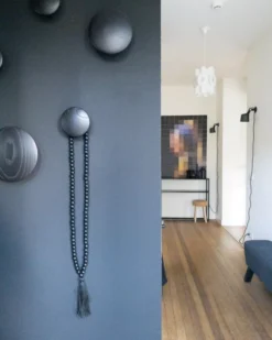 Muuto The Dots Haak 17cm Midnight Blue -Flos Winkel x886x886 myflinders muuto vipp farrowandball hal woonkamer.jpg.pagespeed.ic .GKQTGPCi2l