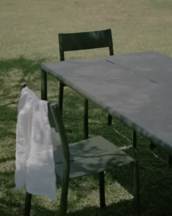 New Works May Tuintafel 170x85 Lichtgrijs -Flos Winkel x886x886 new works may tuinstoel10.jpg.pagespeed.ic .D0YulO8O2u