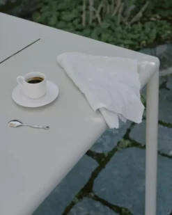 New Works May Tuintafel 170x85 Lichtgrijs -Flos Winkel x886x886 new works may tuintafel 85x852.jpg.pagespeed.ic . MfzOcJdAN 1