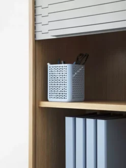 Normann Copenhagen Jalousi Cabinet Low Opbergkast Grijs -Flos Winkel x886x886 normann copenhagen jalousi cabinet high opbergkast2.jpg.pagespeed.ic .Q 1wPZlHEe