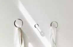 Normann Copenhagen Loop Haak Ø7.8 Medium Red -Flos Winkel x886x886 normann copenhagen loop haak large2.jpg.pagespeed.ic .pwg u3p6v9 1