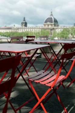 Fermob Bistro Tuintafel 57x57 Chili -Flos Winkel x886x886 p44bistrosbastienerome1.jpg.pagespeed.ic .XY1wEaVtfQ 1