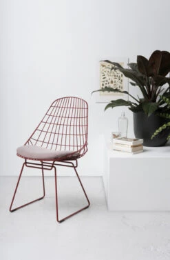 Pastoe SM05 Stoel Zwart Met Zitkussen Steelcut Trio 124 -Flos Winkel x886x886 pastoe sm05 stoel sfeer 5.jpg.pagespeed.ic .BOA iWVLst