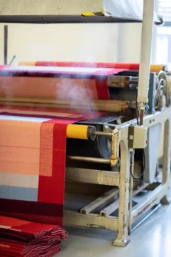 Røros Tweed Fri Kussen 60x60 Harvest -Flos Winkel x886x886 ror s tweed fri plaid 150x20018.jpg.pagespeed.ic .QUCYcitg3y