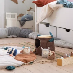 Sebra Hide And Seek Speelgoed Boomstam -Flos Winkel x886x886 sebra hide and seek speelgoed boomstam2.jpg.pagespeed.ic .GuLpo1HP3c