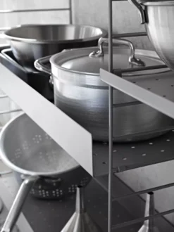 String Furniture Metal Shelf High Edge 78x30 1-pack Zwart -Flos Winkel x886x886 string metal shelf high edge 78x30 1 pack5.jpg.pagespeed.ic .ddwUGYmP9E