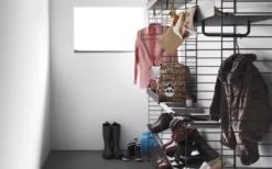 String Furniture Metal Shelf High Edge 78x30 1-pack Zwart -Flos Winkel x886x886 string shoe shelf metal 78x30 1 pack6.jpg.pagespeed.ic .QcpldolYpa