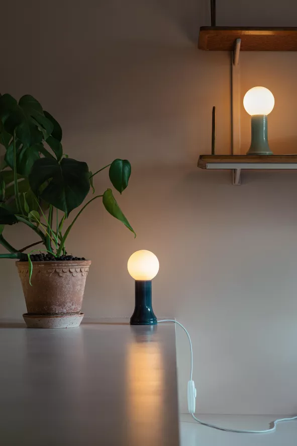 Tala LED Shore Tafellamp Bottle Brown 11 Tala LED Shore Tafellamp Bottle Brown - Afbeelding 11