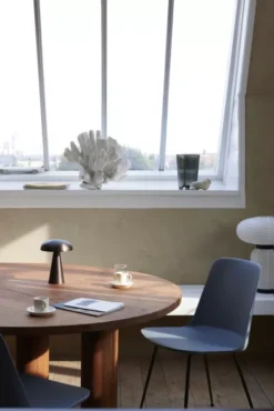 &tradition Rely HW6 Stoel Lichtblauw, Bronzed Onderstel -Flos Winkel x886x886 tradition rely hw6 stoel zwart onderstel14.jpg.pagespeed.ic .4PtV5TLc2F