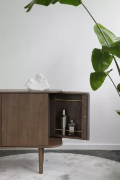 Umage Treasures 3 Dressoir Donker Eiken, Sugar Brown -Flos Winkel x886x886 umage treasures dressoir 3 donker eiken6.jpg.pagespeed.ic .4t BiSUmUW