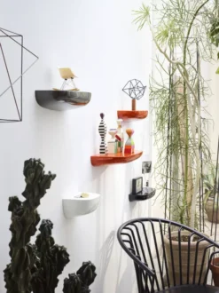 Vitra Corniches Wandplank Japans Rood Medium -Flos Winkel x886x886 vitra corniches wandplank small9.jpg.pagespeed.ic .WcyBlVuq1L