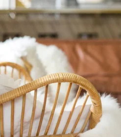 Weltevree Sheepscoat Schapenvacht Wit -Flos Winkel x886x886 weltevree sheepscoat3.jpg.pagespeed.ic .W dcW1ZC4X