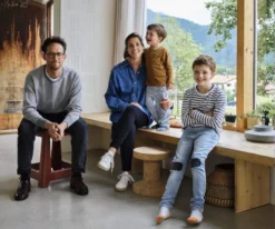 Vitra Chap Kruk Diepzwart -Flos Winkel x886x886 woontrends vitra wintertrends2022 8.jpg.pagespeed.ic .MeYcCZuCC7